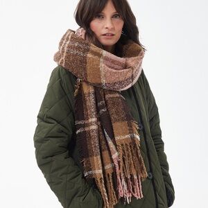 NWOT Barbour Tartan Boucle Scarf